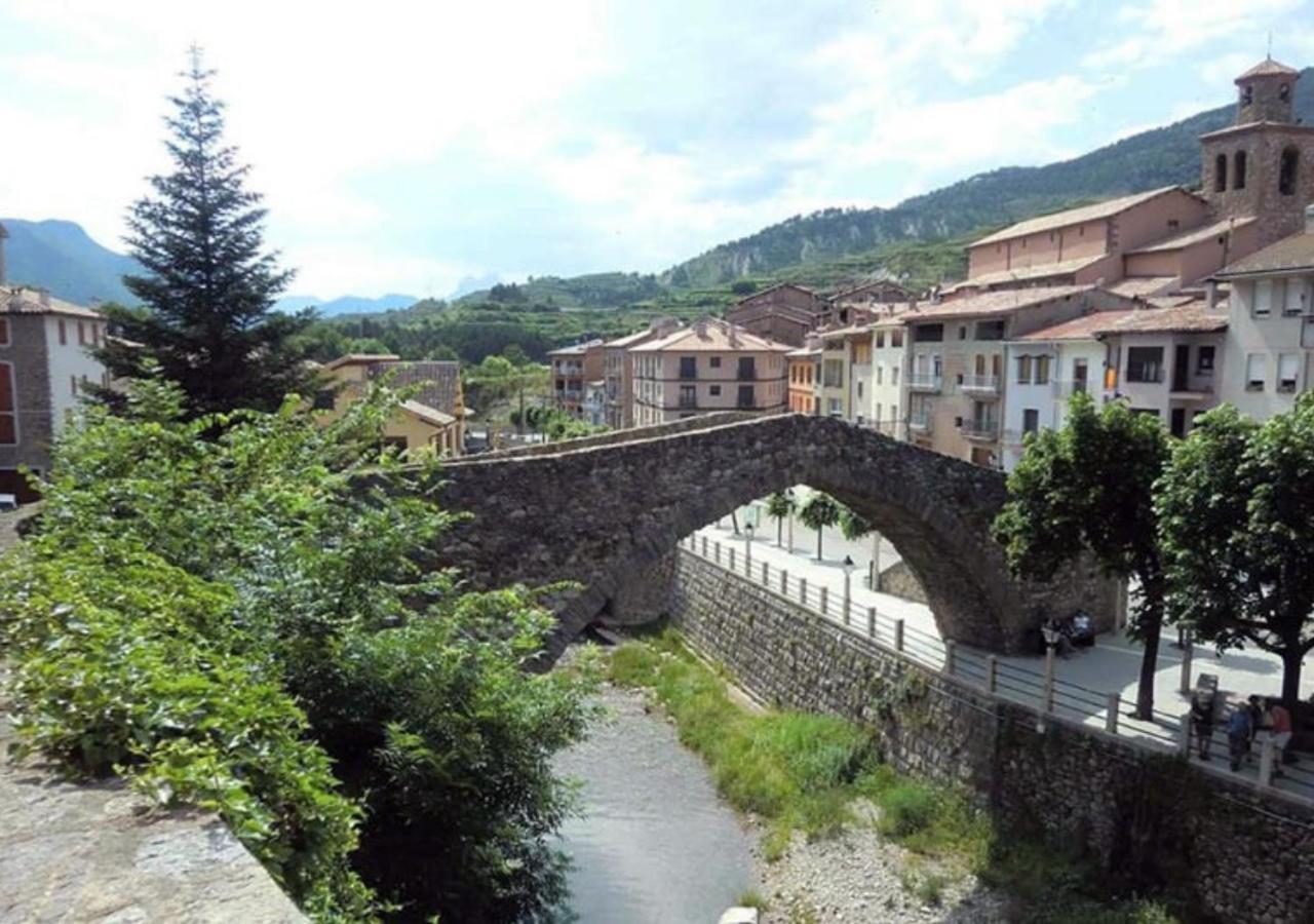 Apartamento Con Encanto En El Pirineo La Pobla de Lillet Buitenkant foto